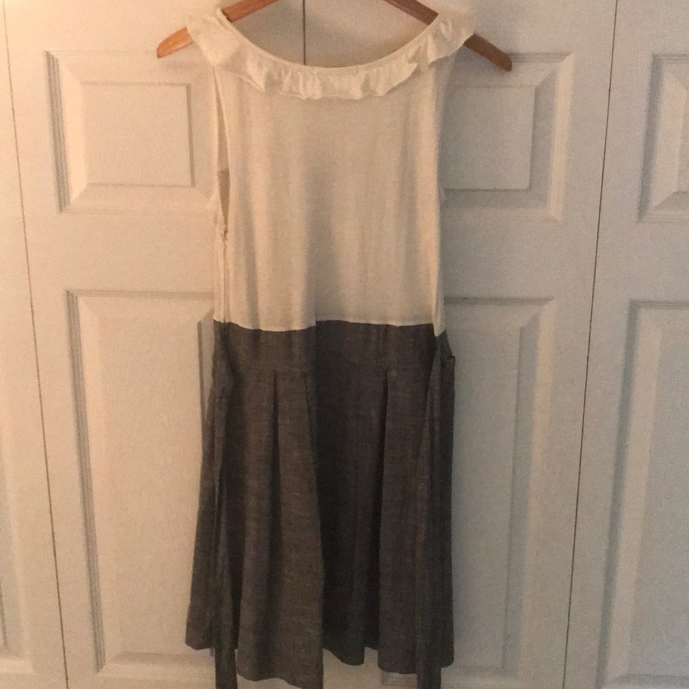Dress - Picture 2 of 4